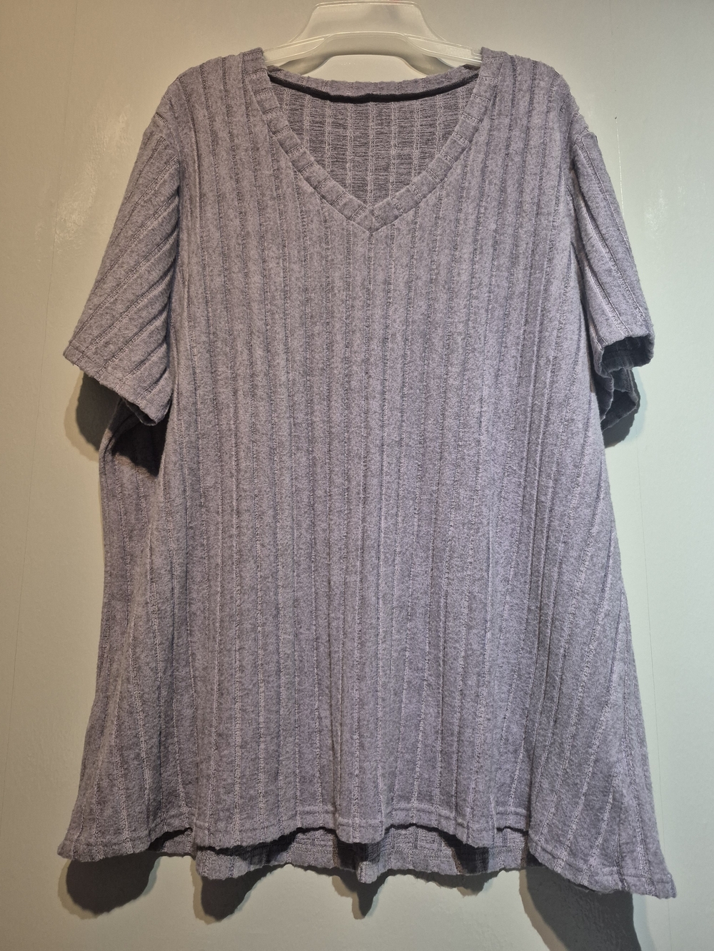 Ribbed V-Neck Tunic Top in Soft Lavender